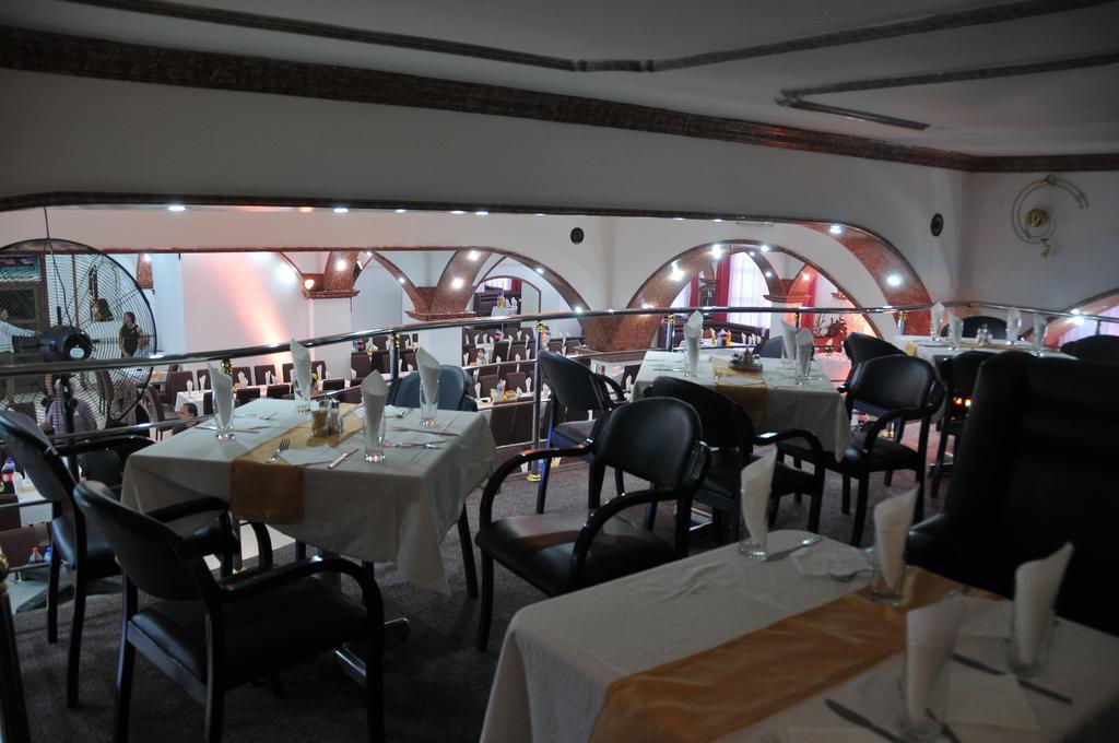 Hotel Oxa Novi Pazar Zewnętrze zdjęcie